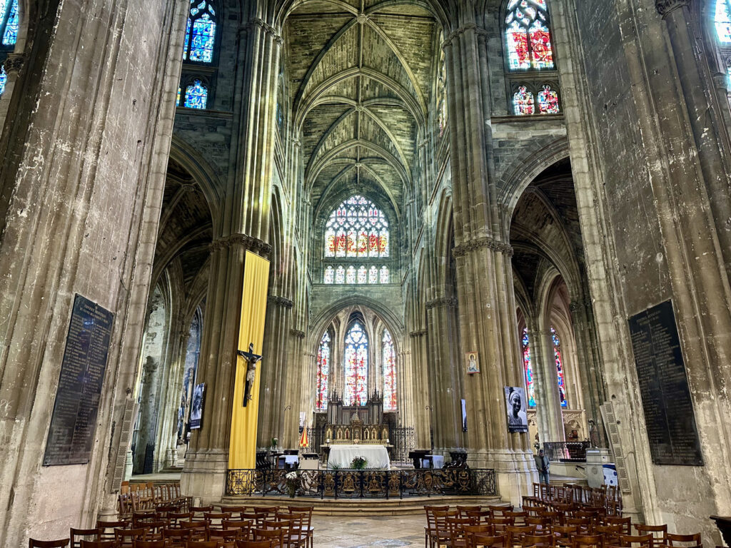 Basilica y barrio de Saint-Michel