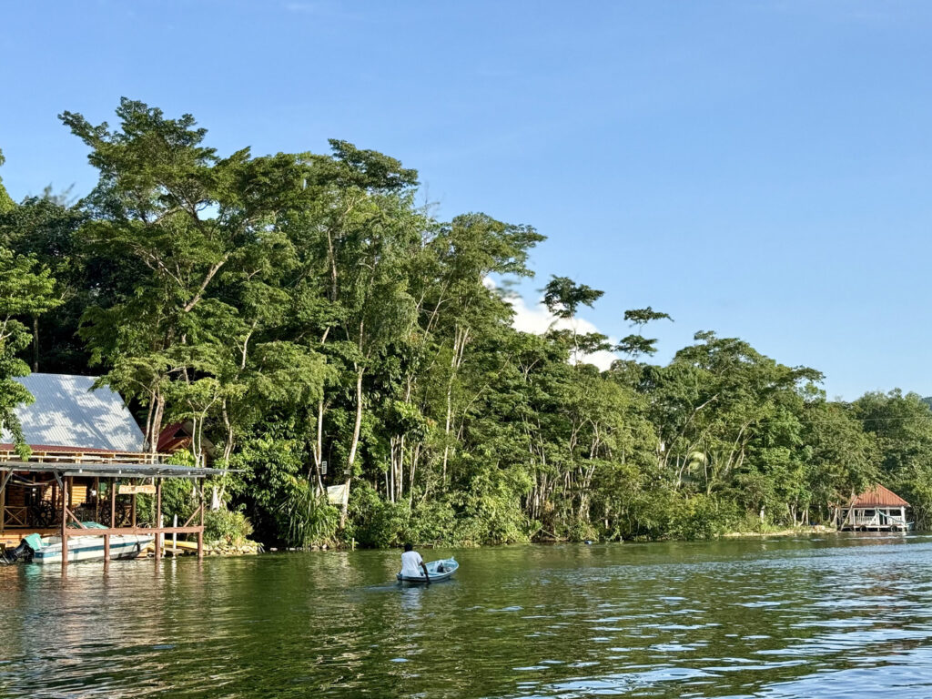 que ver en rio dulce guatemala