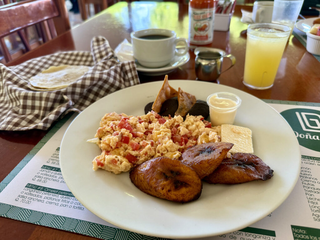 donde comer en flores guatemala