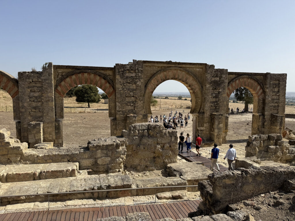 visitar medina azahara por libre cordoba