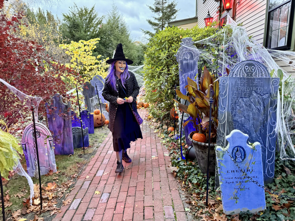 que ver y hacer en salem halloween