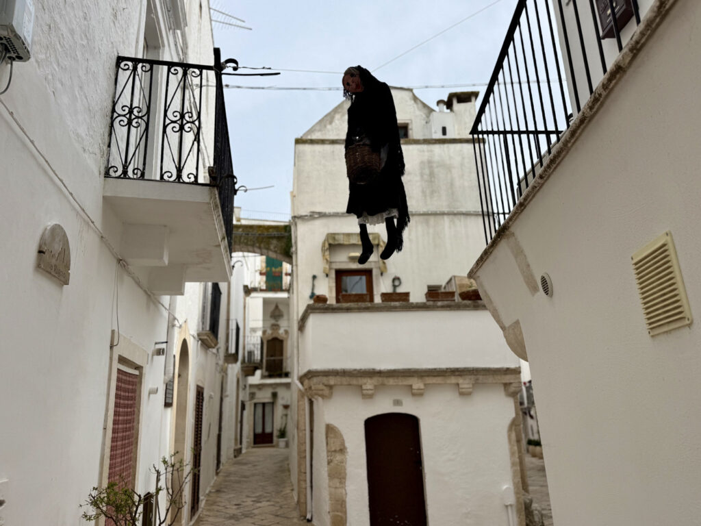 que ver y hacer en locorotondo