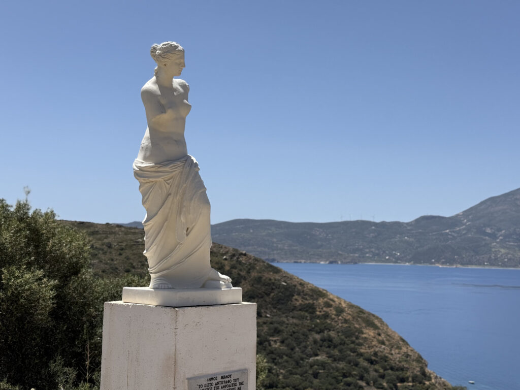 que ver en milos grecia