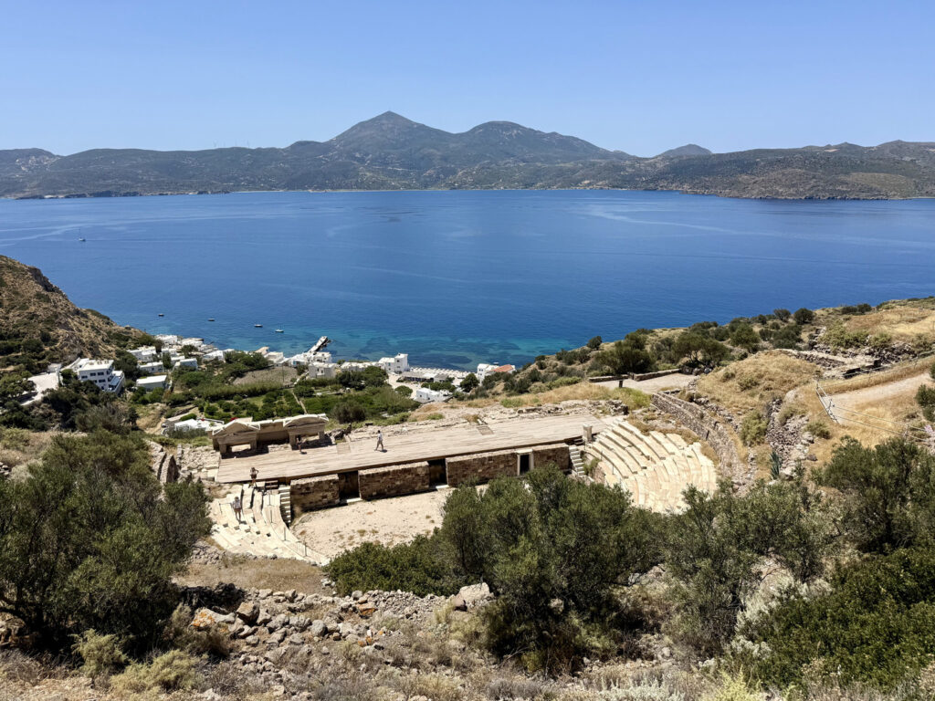 que ver en milos grecia